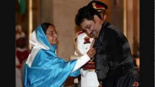 Poster barso ke baad barse hai aaj