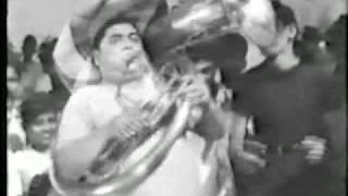 Poster hum matwale naujawan lyrics – kishore kumar