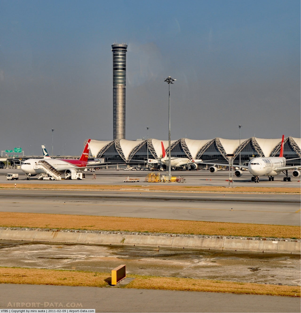 9 of the most unique airports in the world you must know 10 BKK Suvarnabhumi Airport