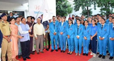 Advisor Bhatnagar flags off J&K contingent for 36th National Games - Jammu Kashmir Latest News | Tourism
