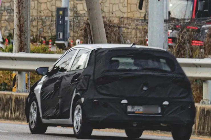 Hyundai i20 Facelift: Release Date, Design And News 3 Hyundai i20 Facelift Spotted Testing: Spy Images Leaked Online