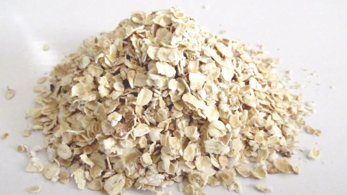 Oats are packed with fiber and protein, both of which are essential for helping your body burn fat