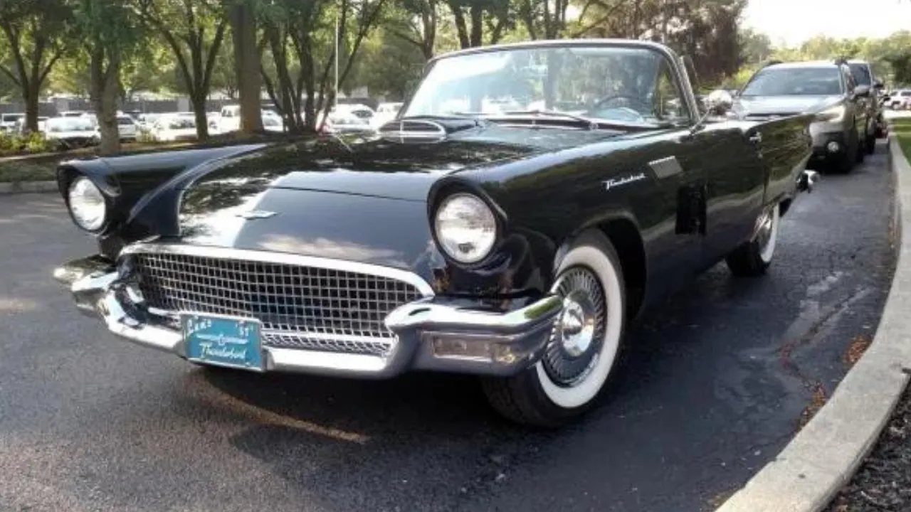 Ford Thunderbird (1955-1957): The Essence of 1950s American Culture