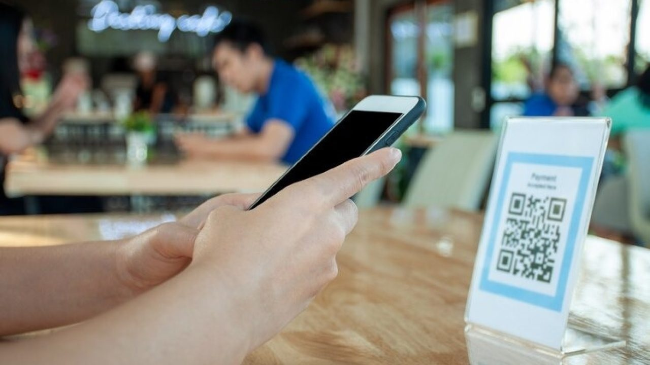 Top 6 Reasons Why Staying Updated is Crucial in the 4th Industrial Revolution 6 The Rise of Online Transactions