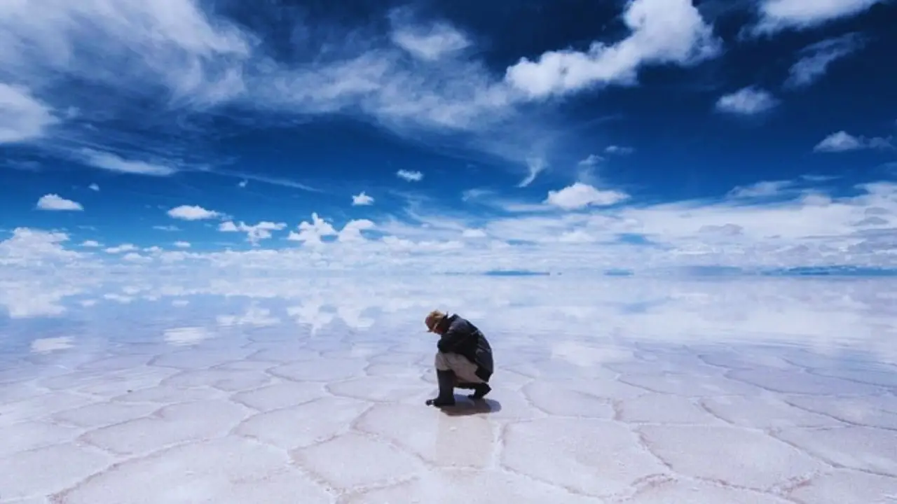 Salar de Uyuni, Bolivia: A Surreal Salt Flat