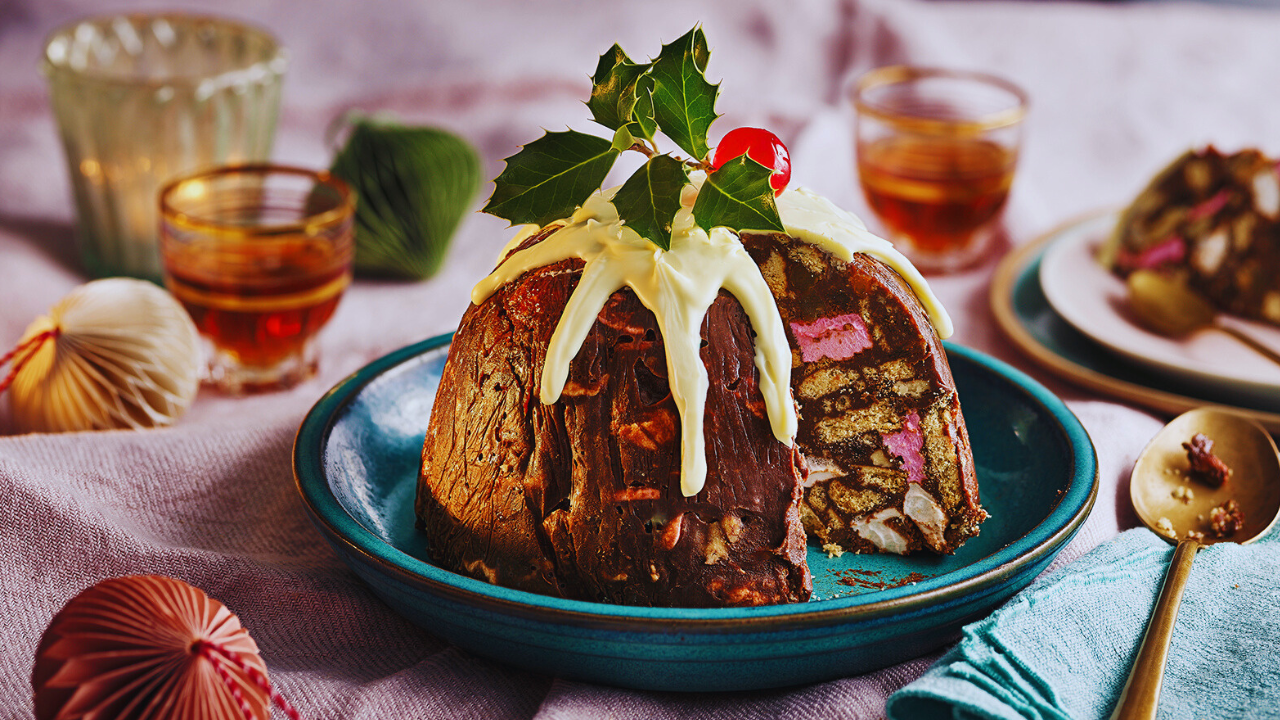 Christmas 2024, Jingle All the Way: A Joyful Journey 7 Traditional Christmas Cakes and Puddings